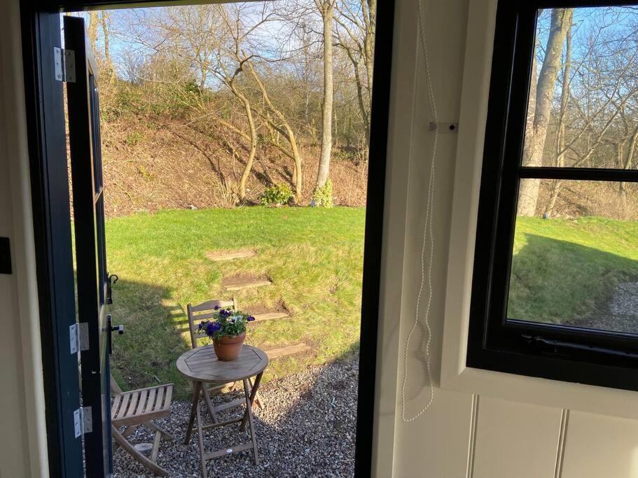 Peaceful Shepherd'S Hut In Beautiful Countryside. Linlithgow Exteriér fotografie
